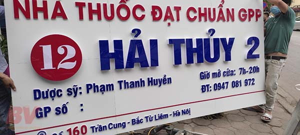 lam bien quang cao nha thuoc 1